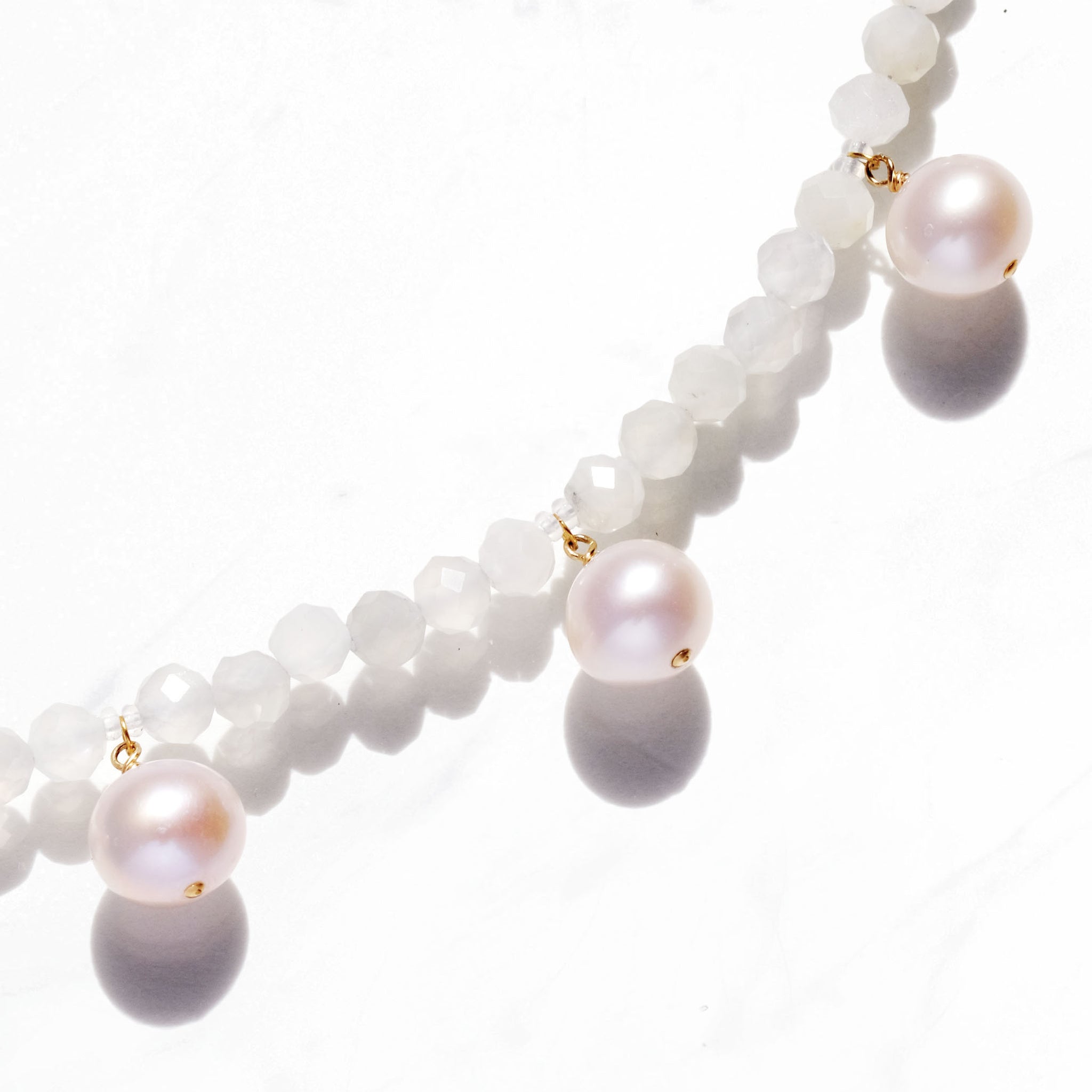 Popping Gemstone Bracelet (Pearl & Moonstone)