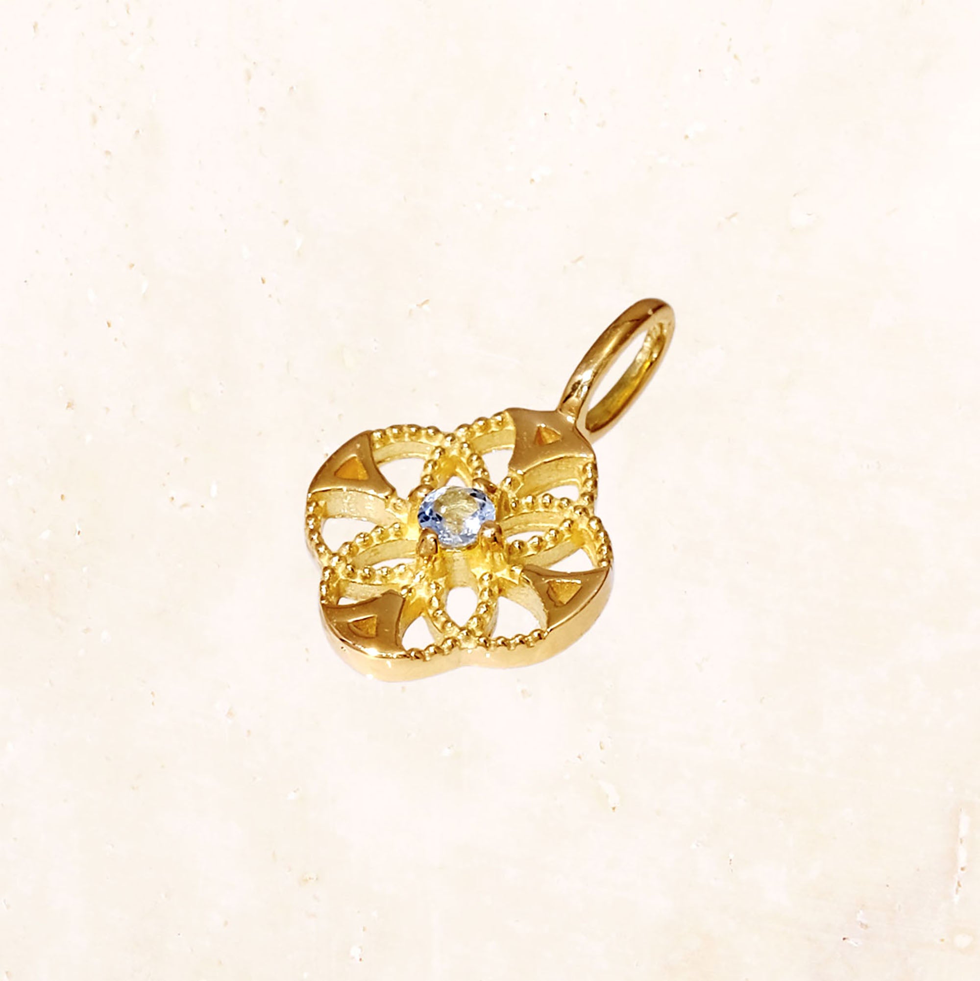 18K Gold Lace Flower Birthstone Charm (Aquamarine)