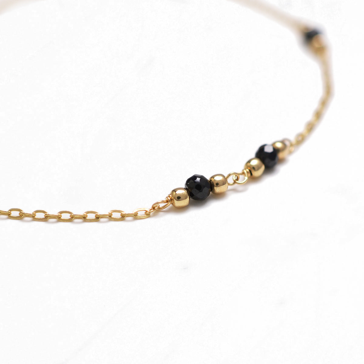 Gemstone Color Bracelet (Black)