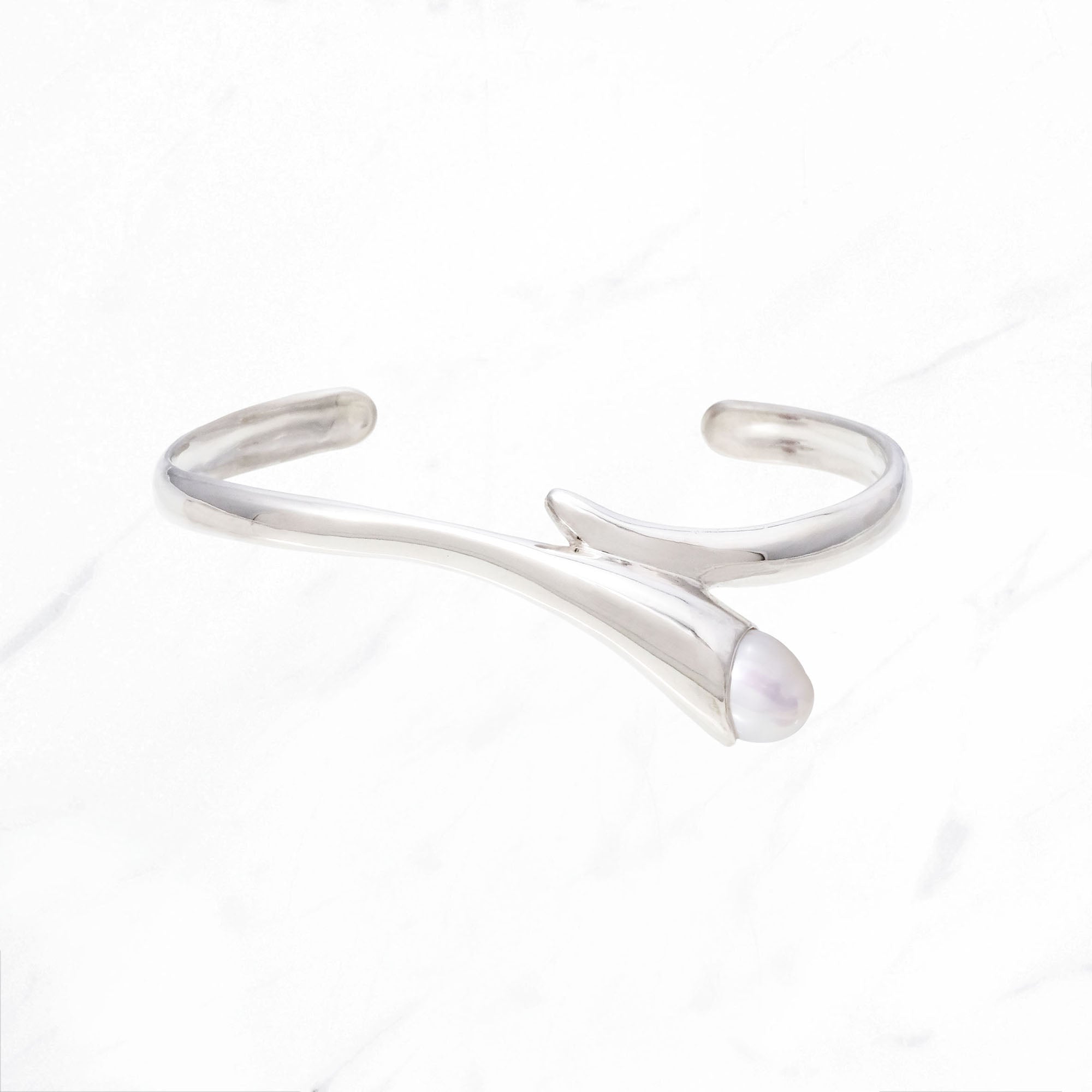 SILVER Calla Echo Pearl Bangle