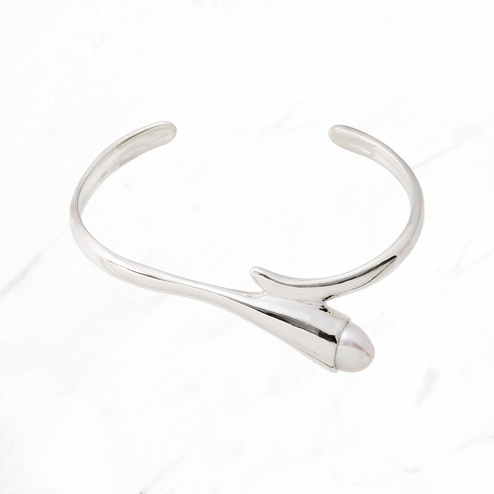 SILVER Calla Echo Pearl Bangle