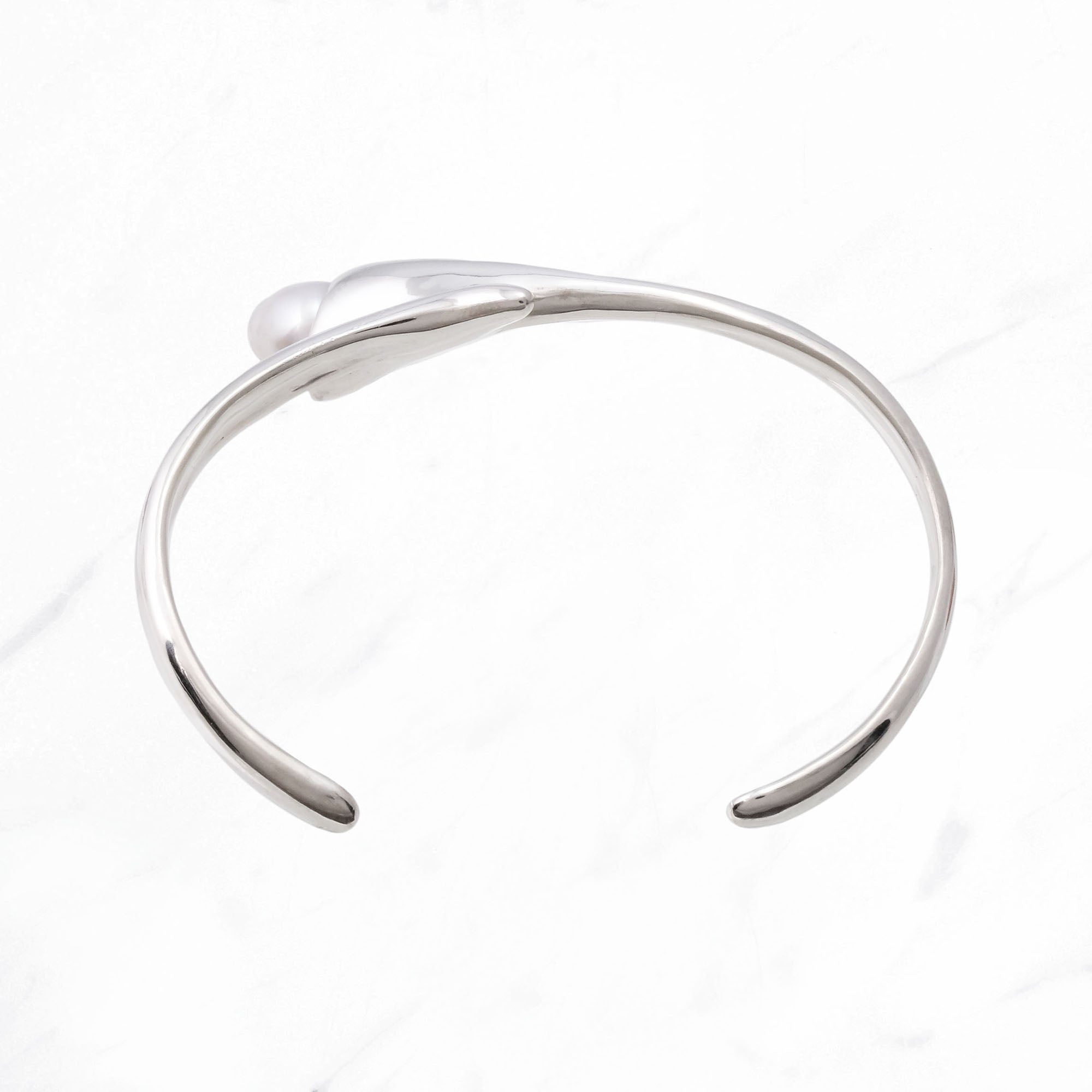 SILVER Calla Echo Pearl Bangle
