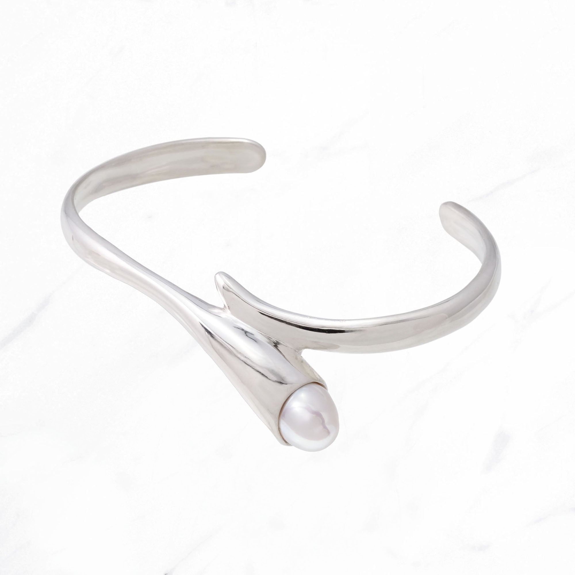 SILVER Calla Echo Pearl Bangle