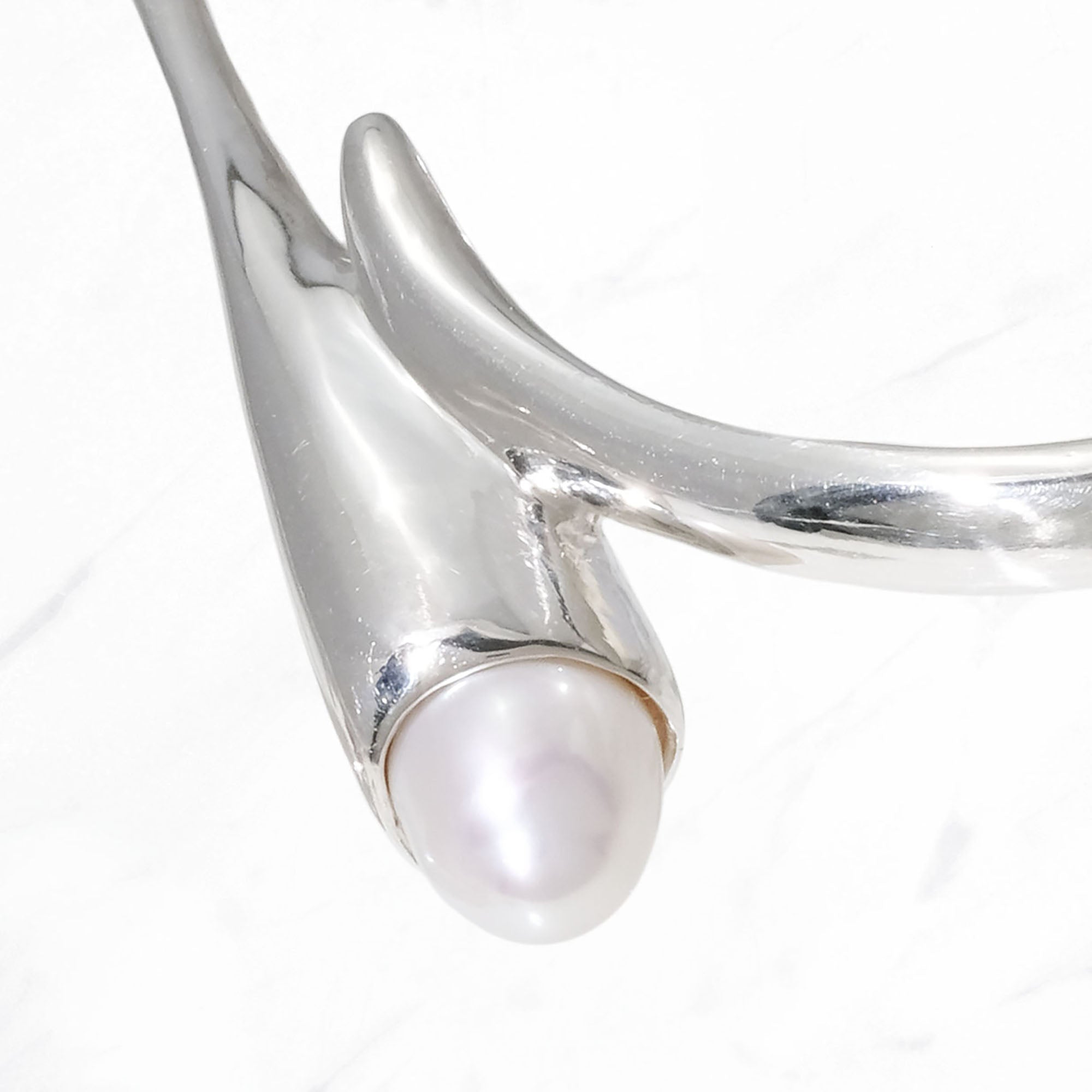 SILVER Calla Echo Pearl Bangle