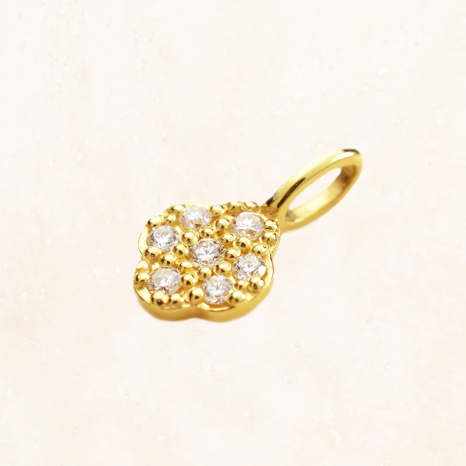 18K Yellow Gold Clover Flower Oval Diamond Charm
