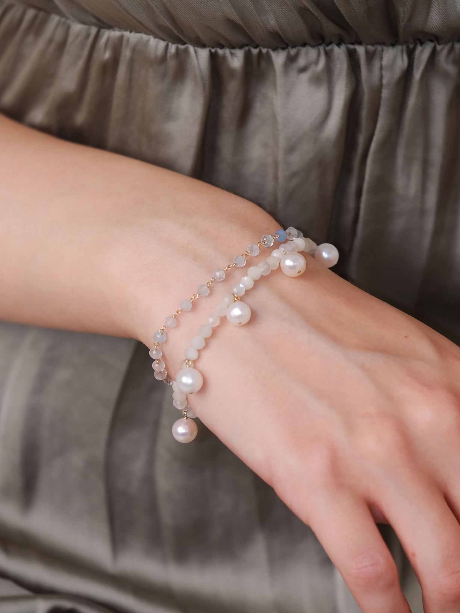 Popping Gemstone Bracelet (Pearl & Moonstone)