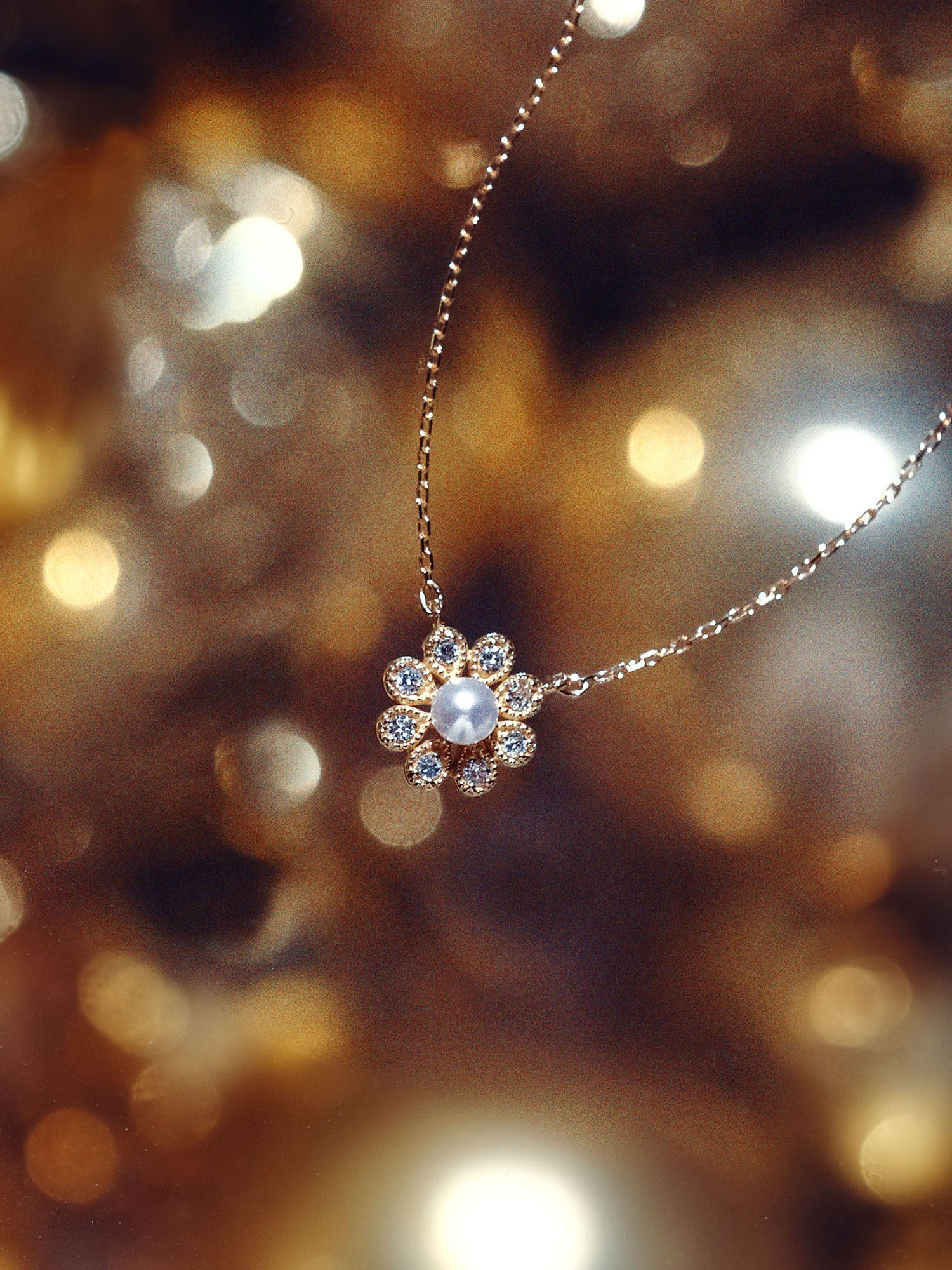 18K Gold Daisy Necklace (Akoya Pearl)