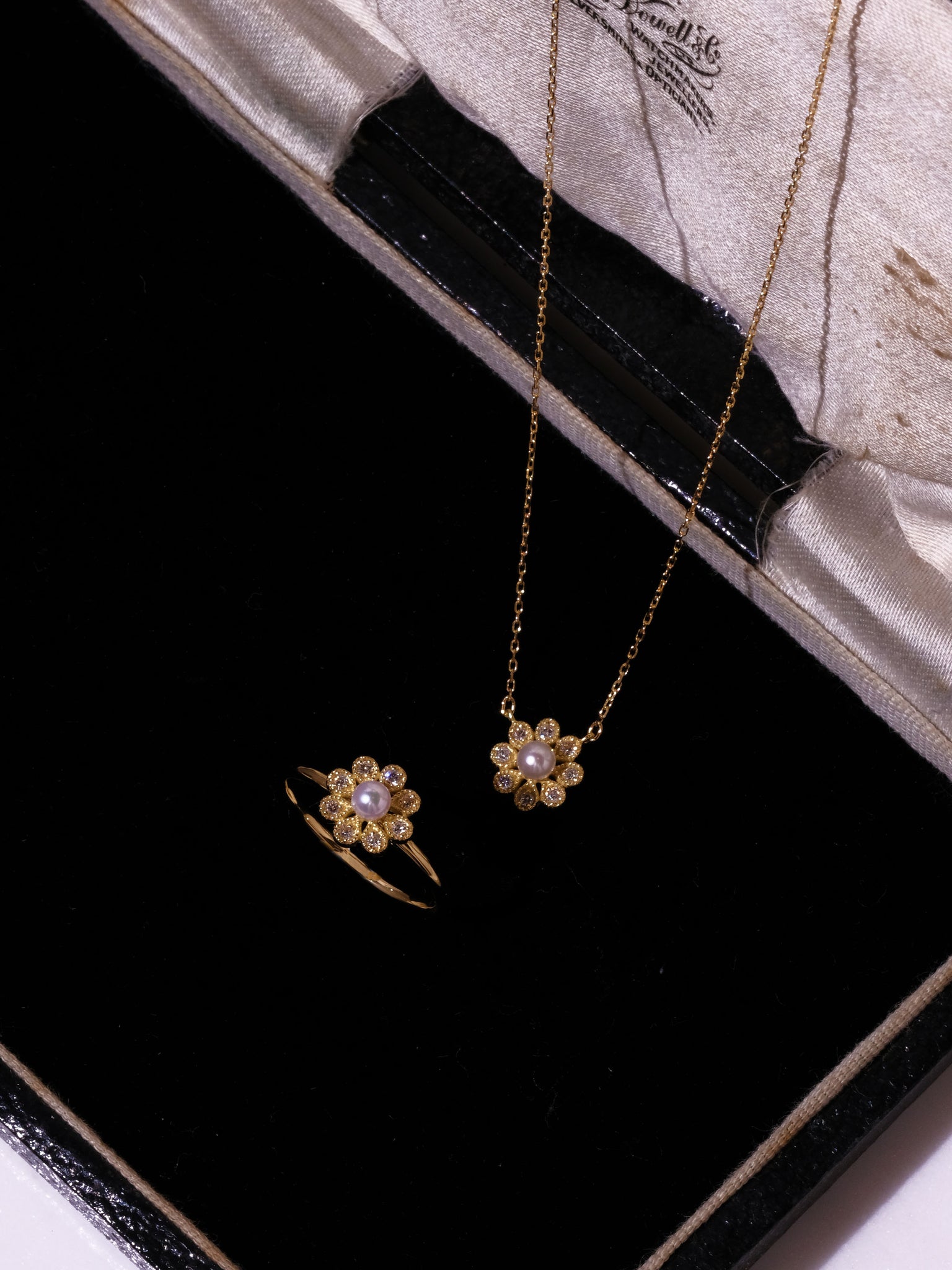 18K Gold Daisy Necklace (Akoya Pearl)