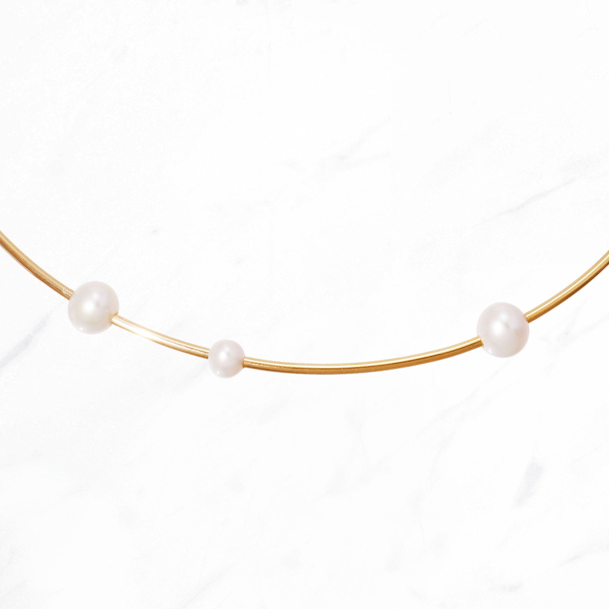 Arc Choker Necklace