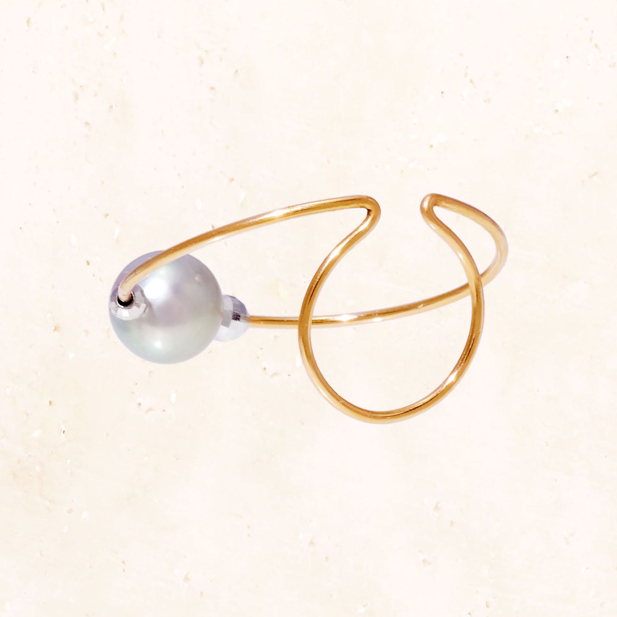 10K Akoya Pearl Ear Cuff