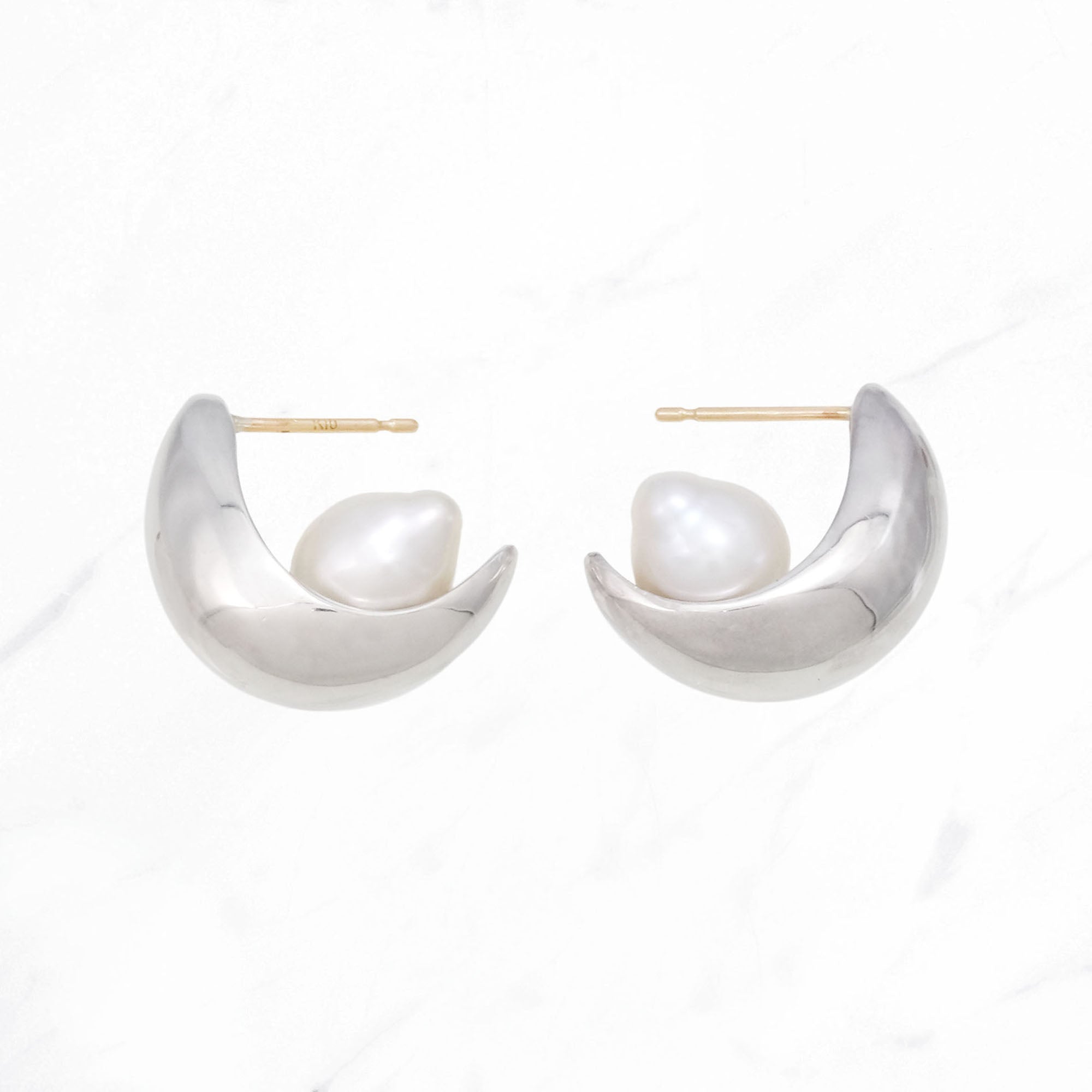 SILVER 卡羅絲曲葉珍珠耳環