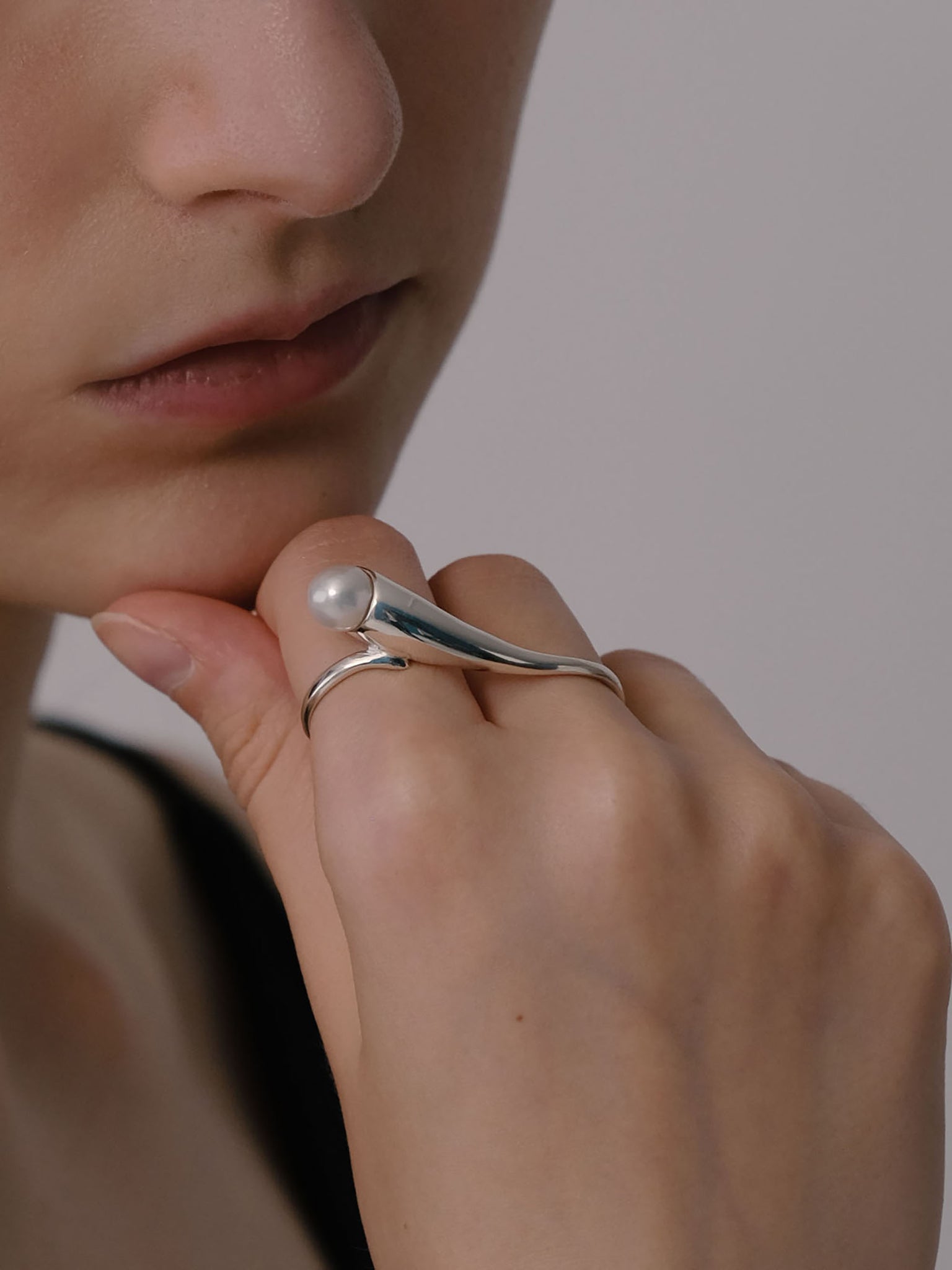 SILVER Calla Double Finger Pearl Ring