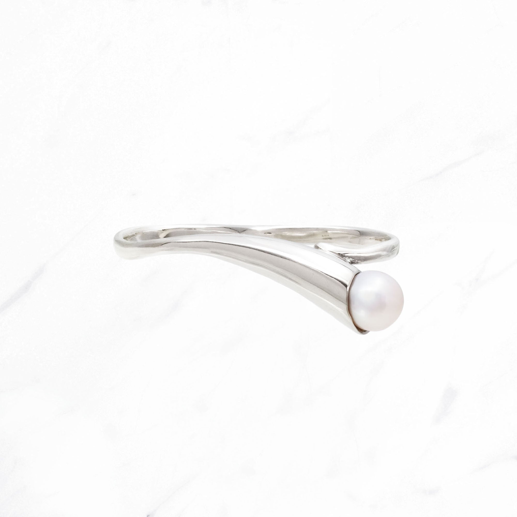 SILVER Calla Double Finger Pearl Ring