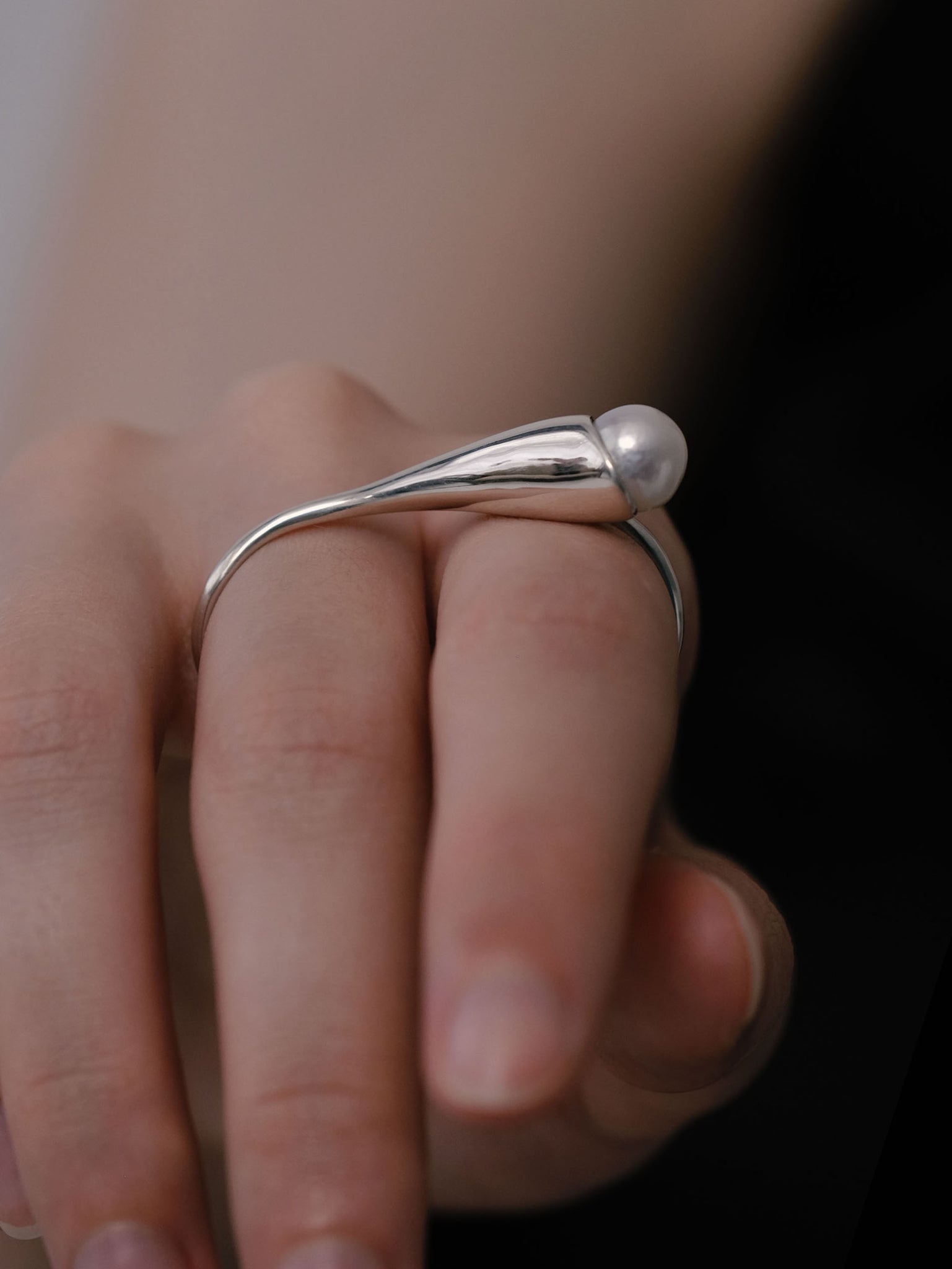 SILVER Calla Double Finger Pearl Ring