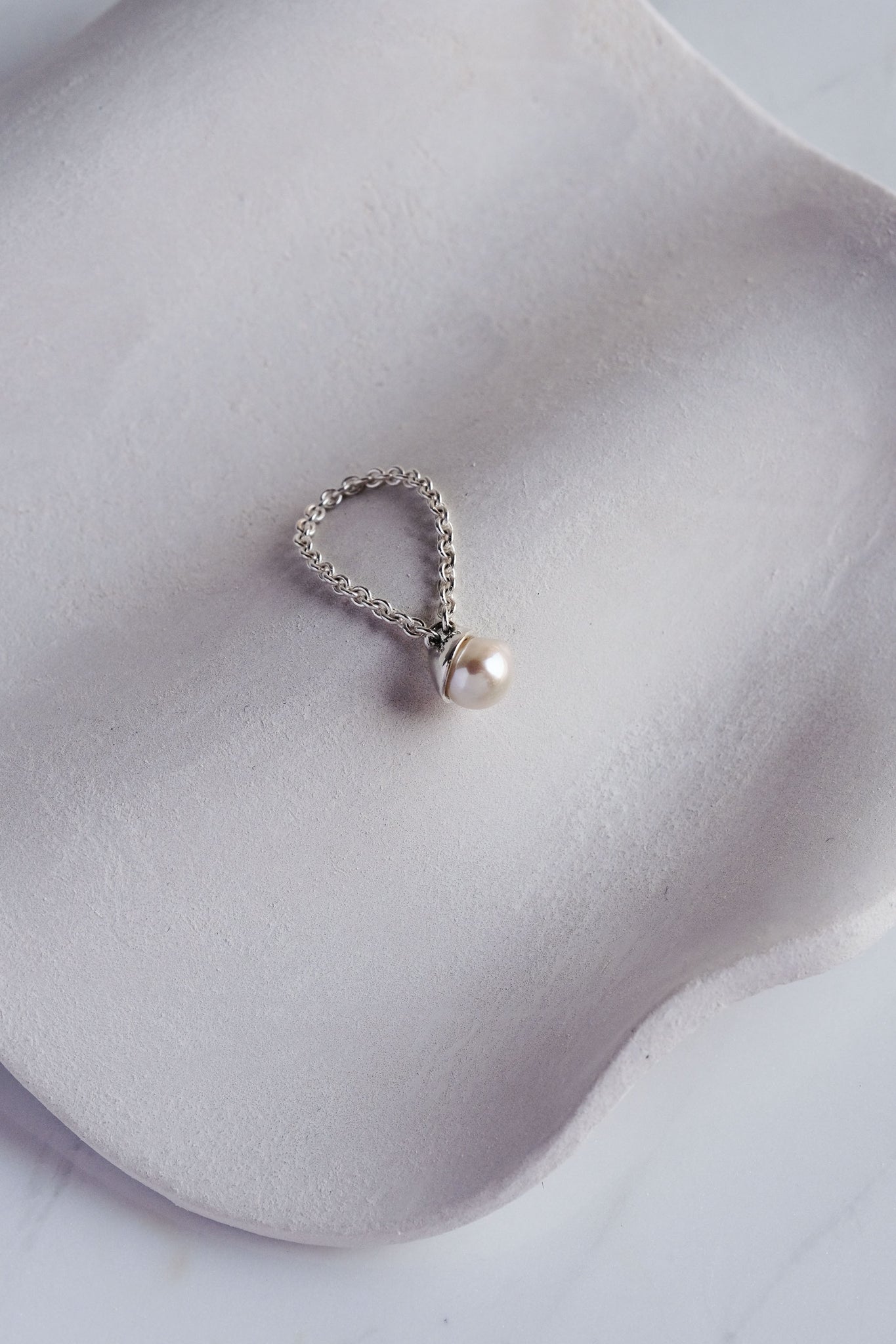 SILVER Calla Chain Pearl Ring