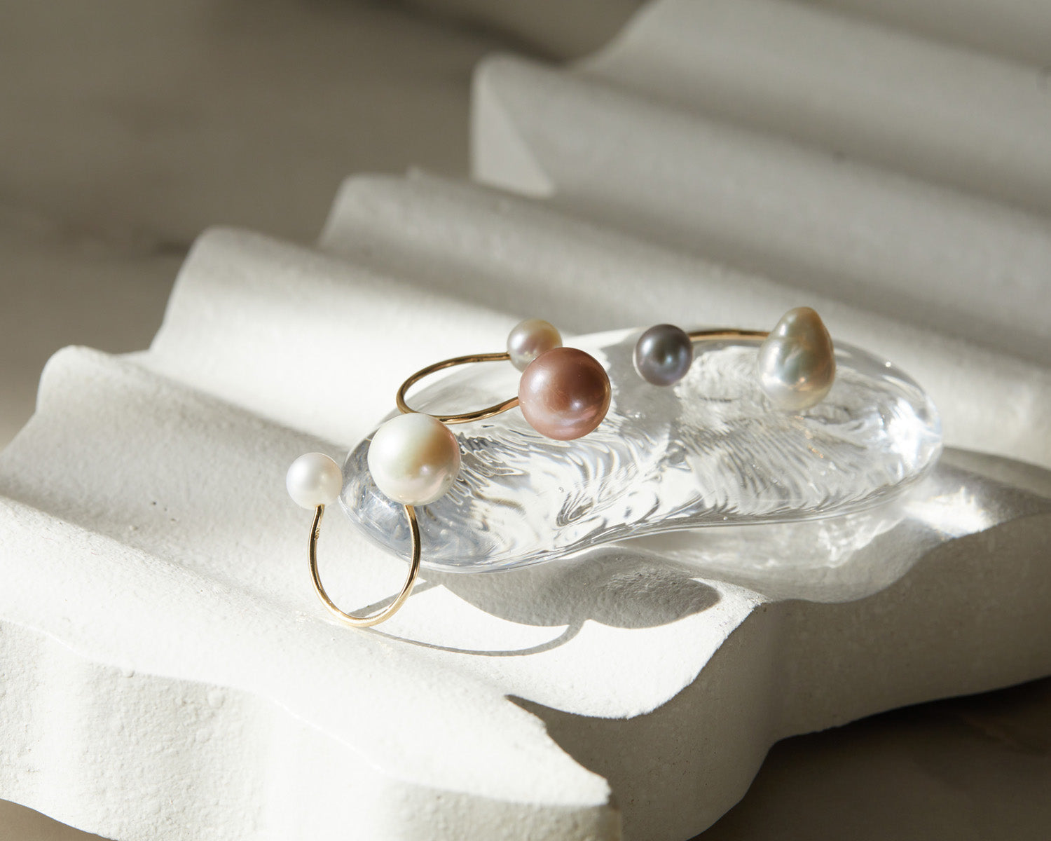 10K Gold Twin Pearl Earcuff (Pink)