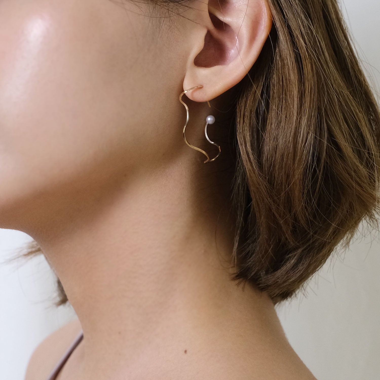 Pearl Wavy Hoop Earrings